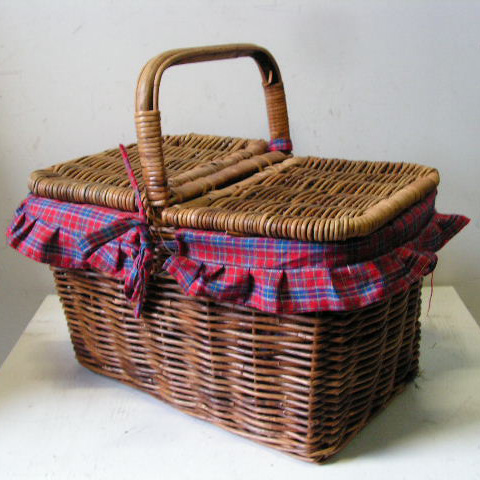 BASKET, Picnic - Classic w Red & Blue Tartan